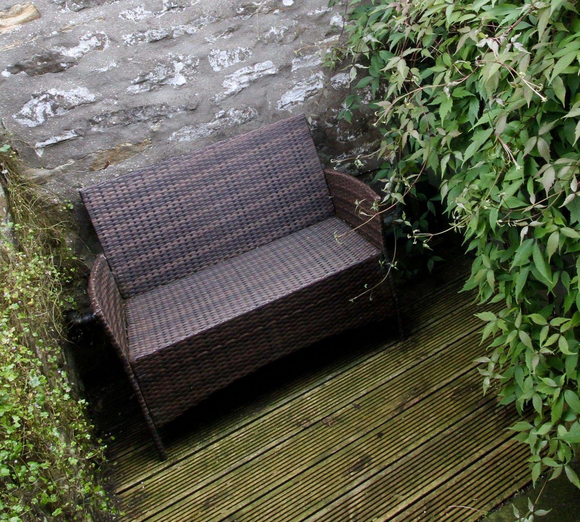 格拉辛顿 艾斯菲尔德庄园旅馆酒店 外观 照片 A rattan bench