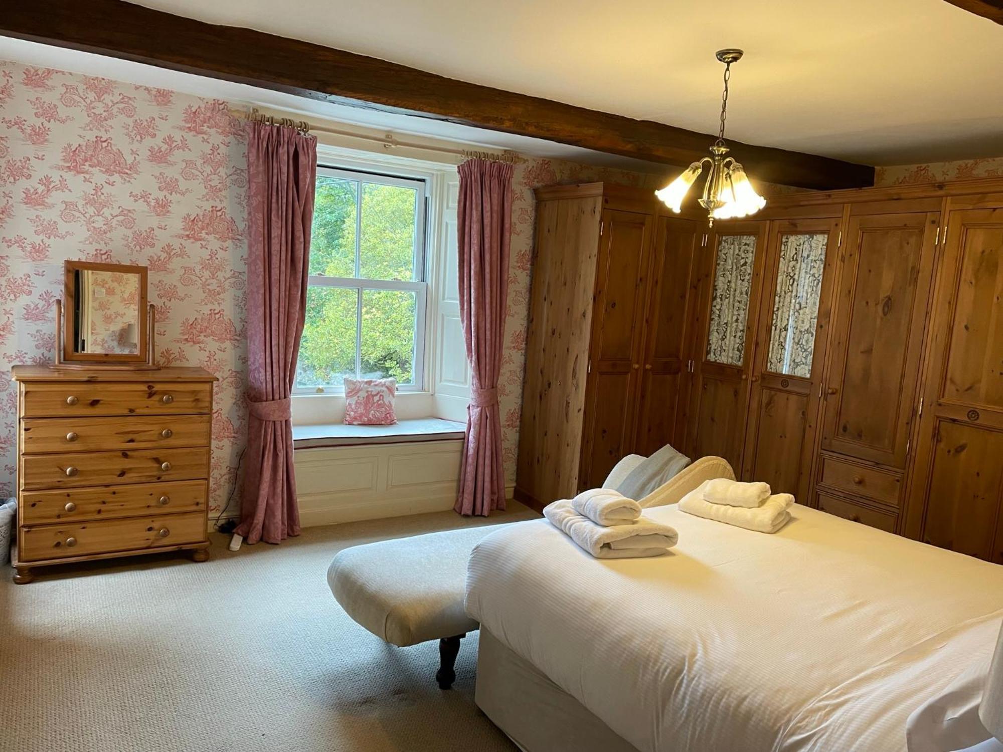 格拉辛顿 艾斯菲尔德庄园旅馆酒店 客房 照片 The bedroom at The Old Vicarage