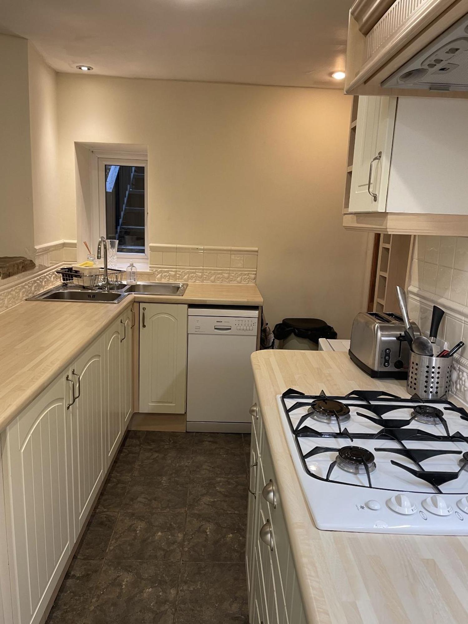 格拉辛顿 艾斯菲尔德庄园旅馆酒店 客房 照片 A typical kitchen in the UK